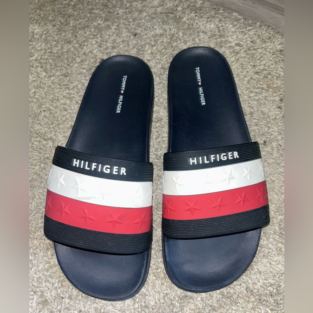 Tommy Hilfiger size 9M slides
